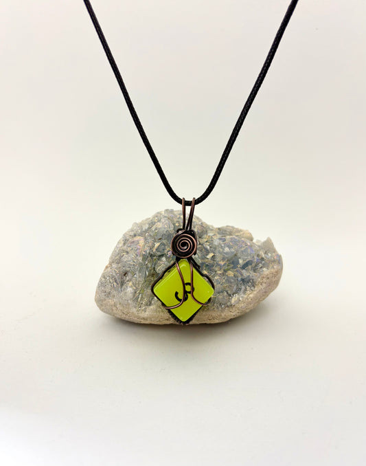 Critical Hit in Copper – Green Dice Wire Wrapped Necklace