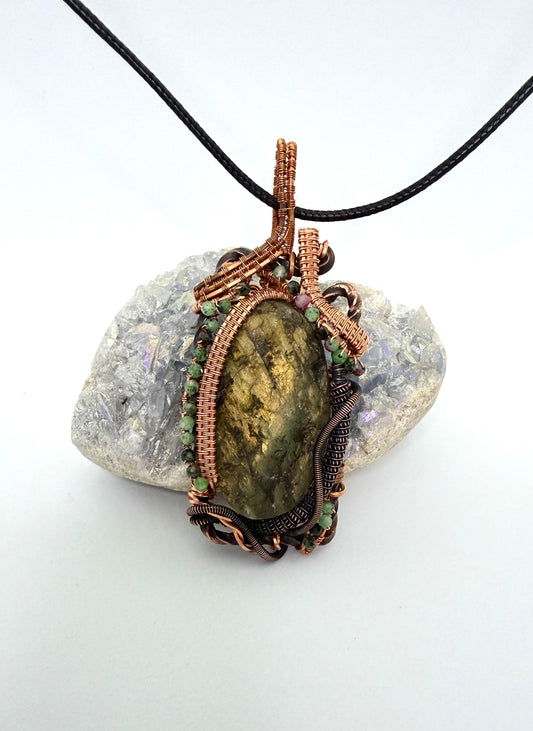 Boho Glow – Labradorite & Copper Wire Wrapped Pendant